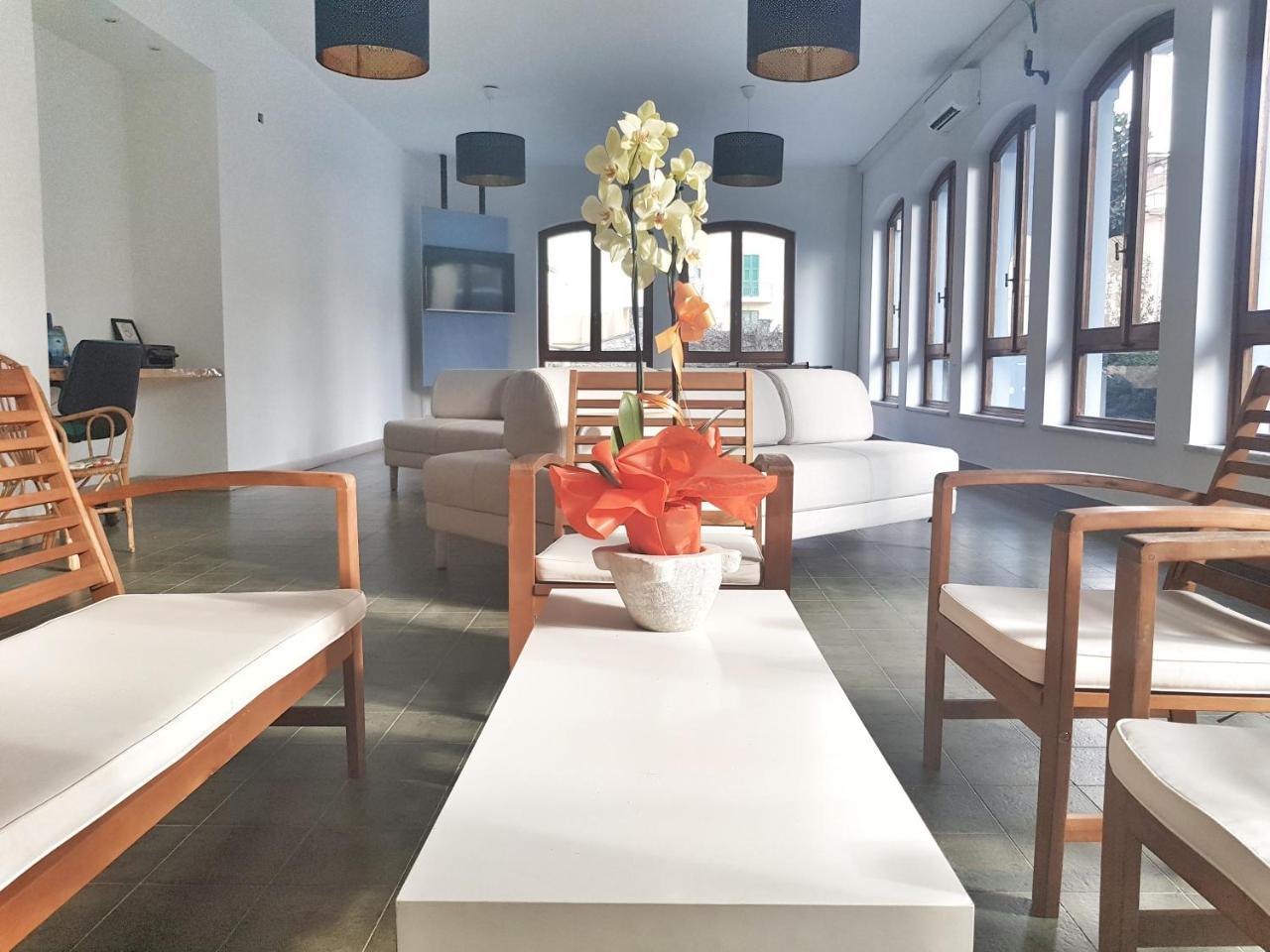 Residence Argentina R.T.A. สโปตัวร์โน ภายนอก รูปภาพ